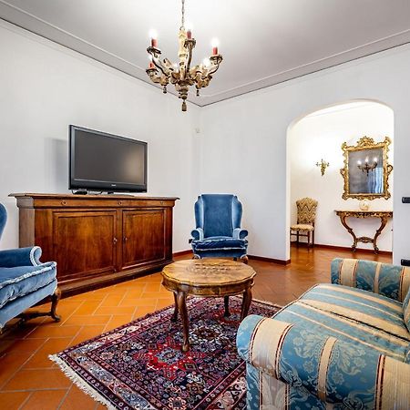 Yid Elegant Apt With Garage Флоренция Екстериор снимка