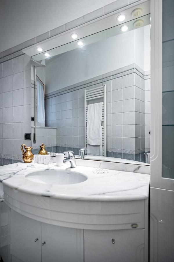 Yid Elegant Apt With Garage Флоренция Екстериор снимка
